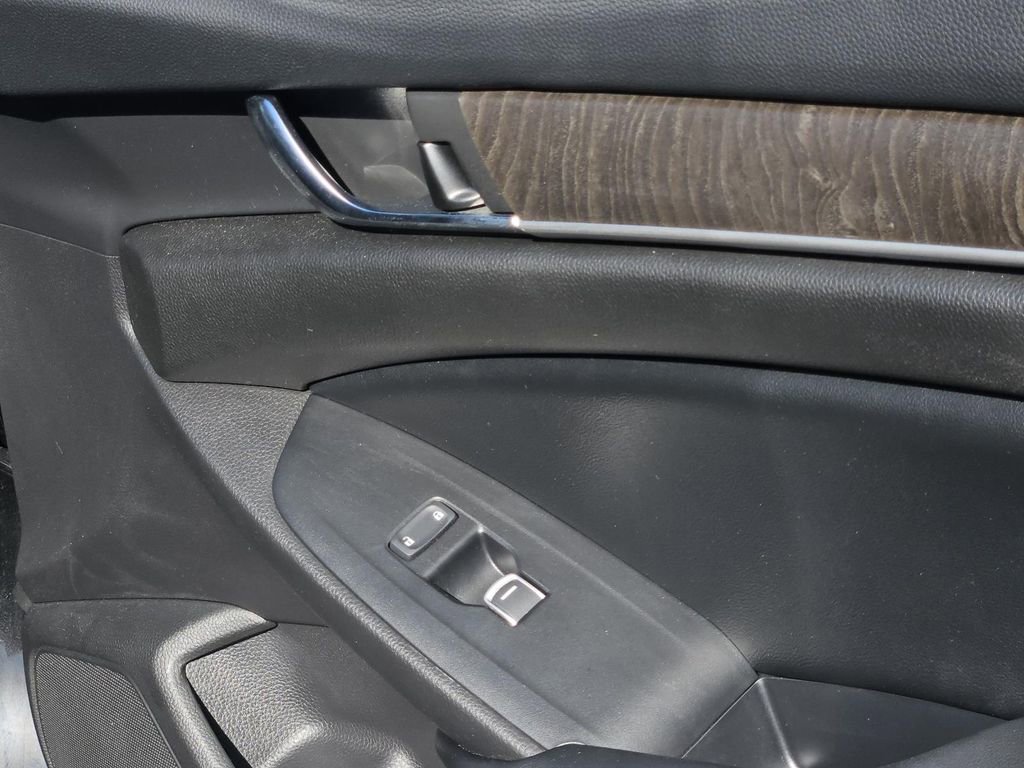 Used 2022 Honda Accord Touring image 34