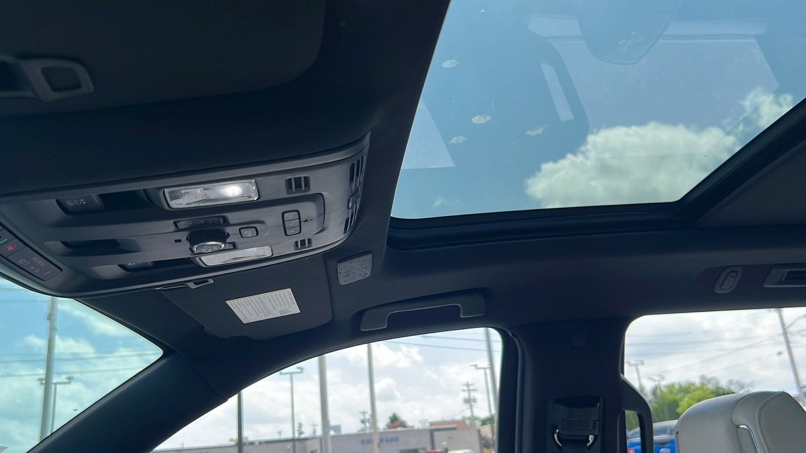Used 2024 Cadillac Escalade Sport image 32