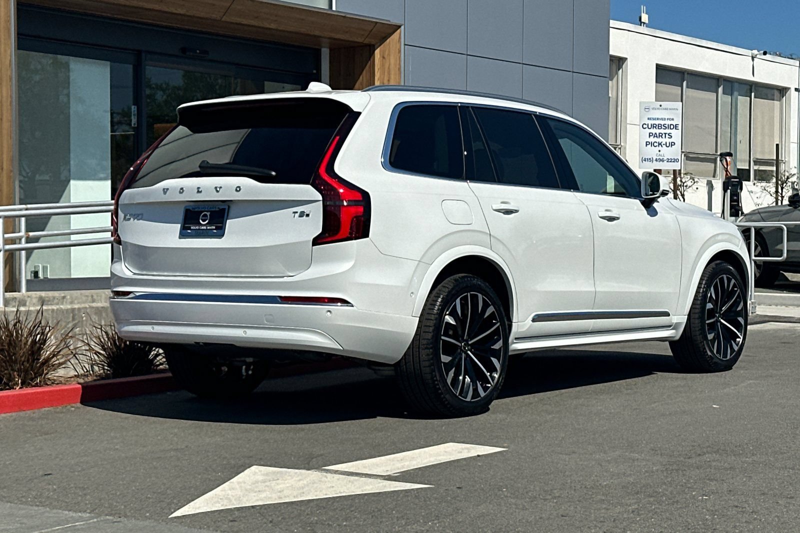 New 2027 Volvo XC90 T8 Ultra AWD/4WD image 2