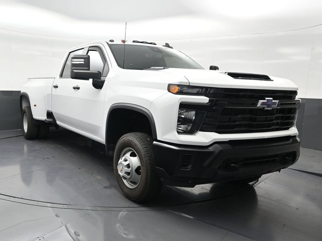 Used 2025 Chevrolet Silverado 3500 W/T AWD/4WD image 8