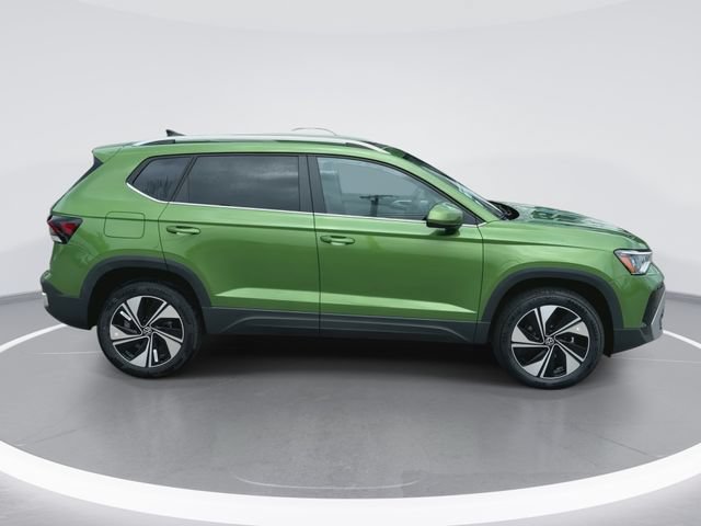 New 2026 Volkswagen Taos SE AWD/4WD image 5