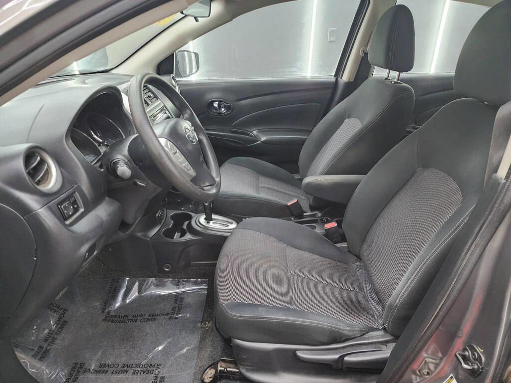 Used 2017 Nissan Versa SV image 9