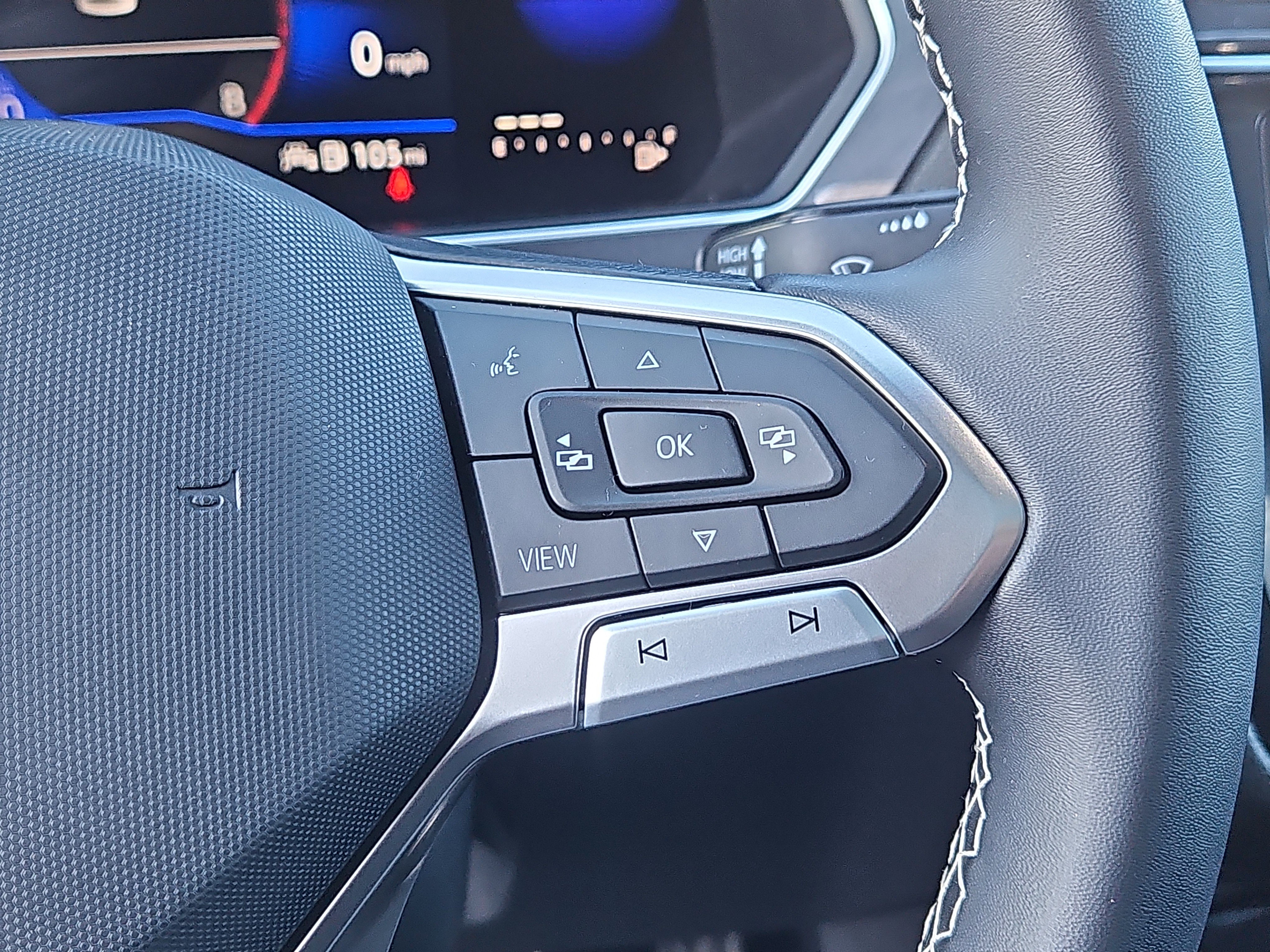 Certified 2023 Volkswagen Tiguan SE R-Line image 19