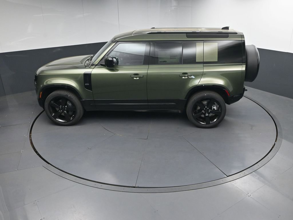 New 2026 Land Rover Defender 110 X-Dynamic SE AWD/4WD image 31