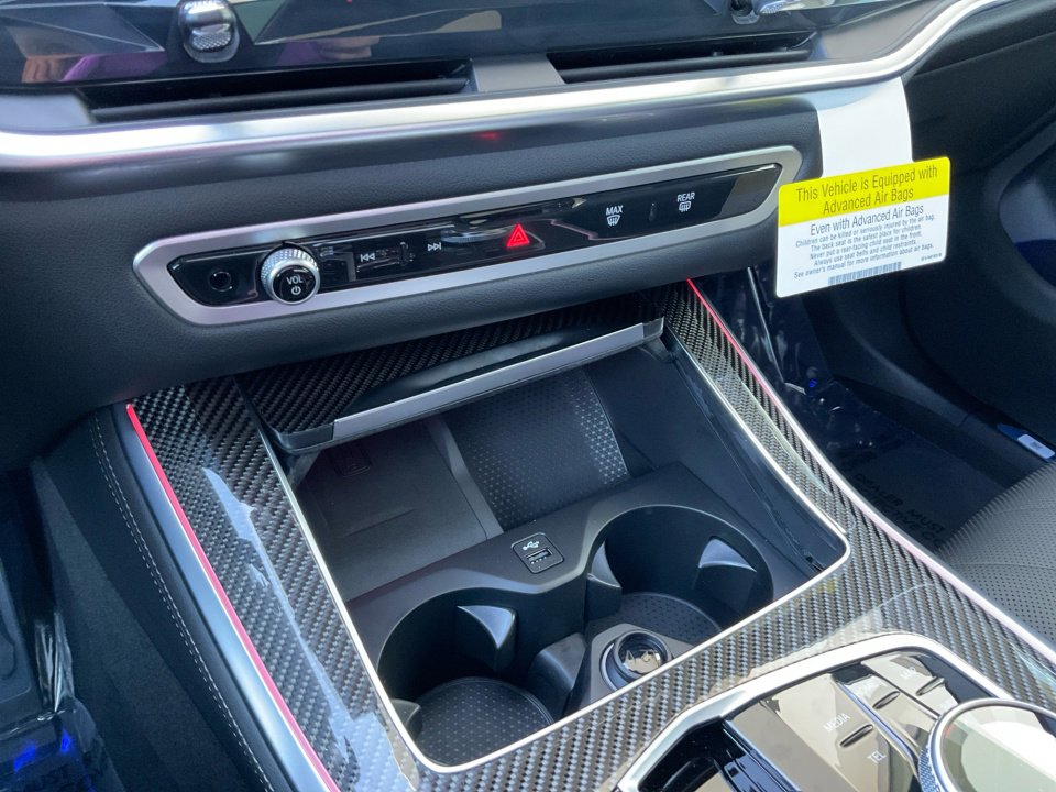 New 2026 BMW X5 M60i image 18