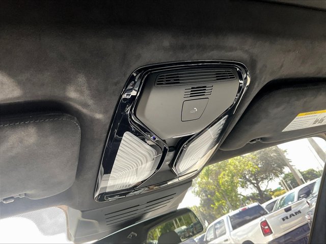 Used 2025 BMW X7 xDrive40i w/ M Sport Package AWD/4WD image 23
