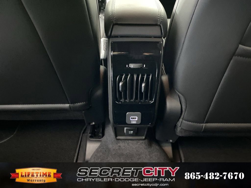 New 2026 Jeep Compass Latitude image 27