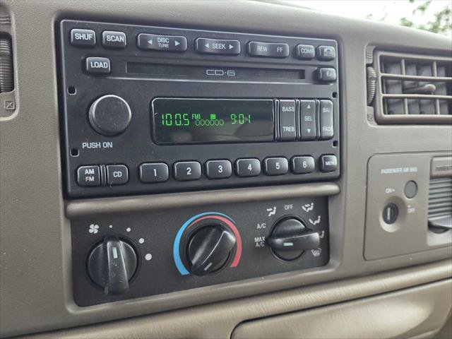 Used 2004 Ford F250 Lariat AWD/4WD image 23
