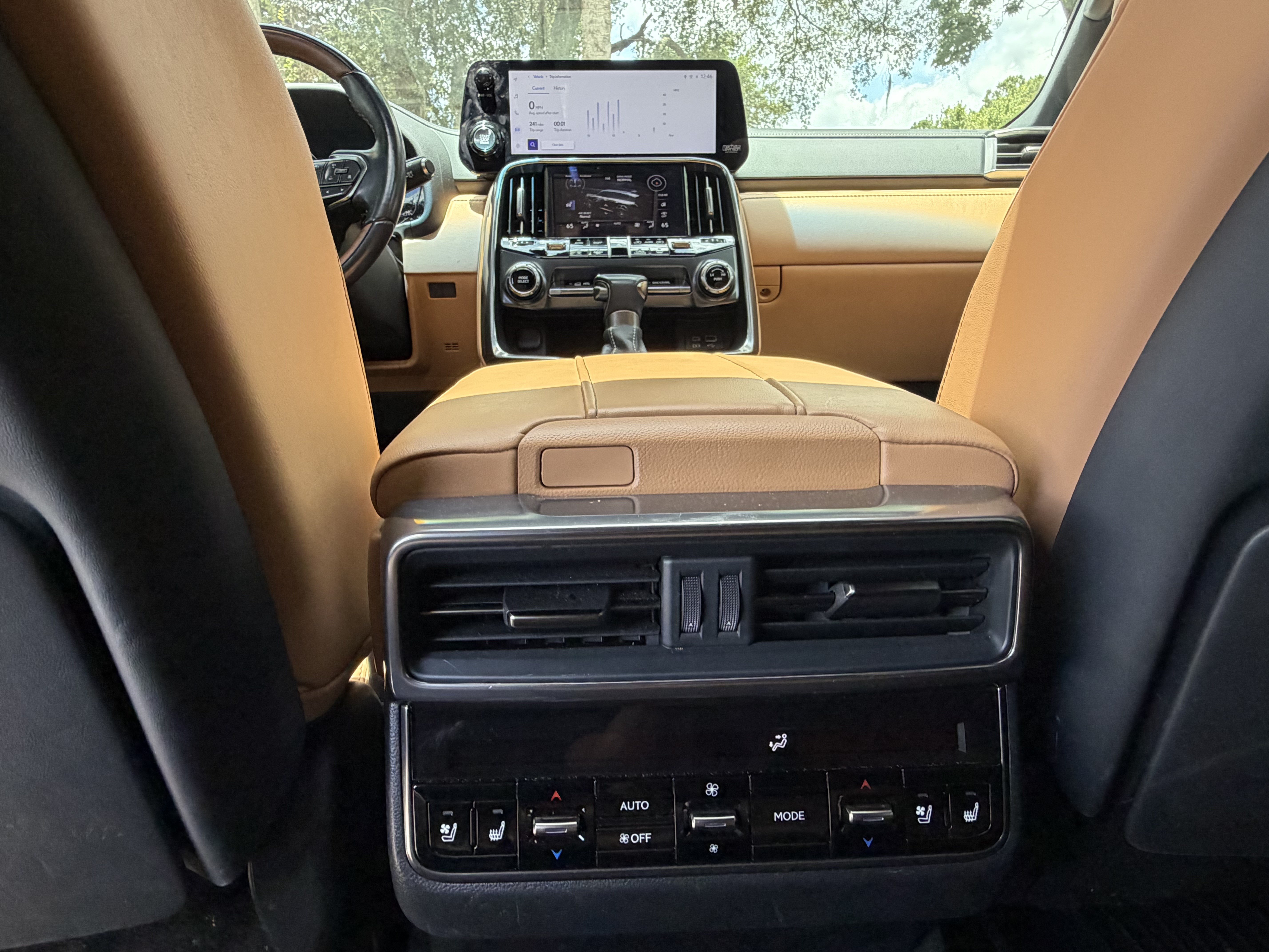 Used 2023 Lexus LX 600 4WD w/ Appearance Package image 38