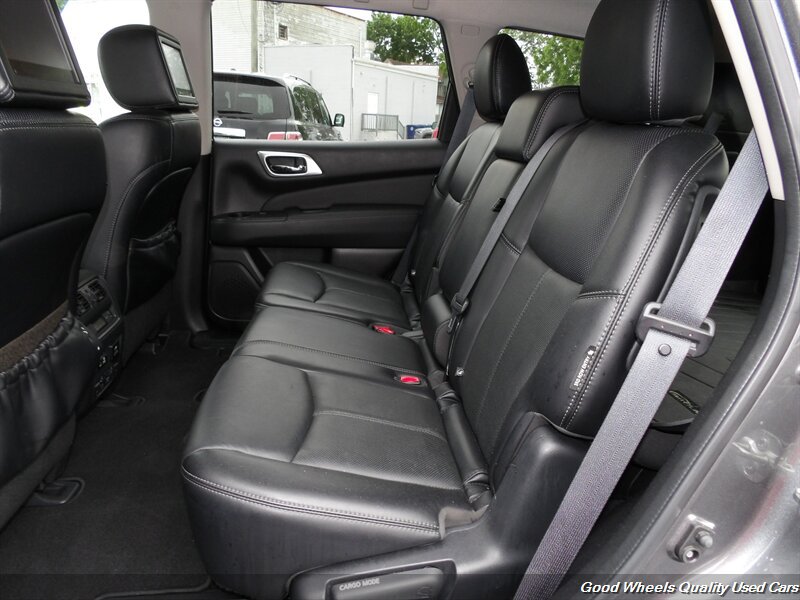 Used 2019 Nissan Pathfinder Platinum AWD/4WD image 14