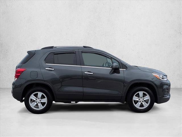 Used 2020 Chevrolet Trax LT w/ Sun & Sound Package image 4
