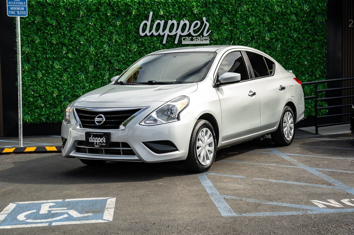 Used 2018 Nissan Versa SV FWD image 1