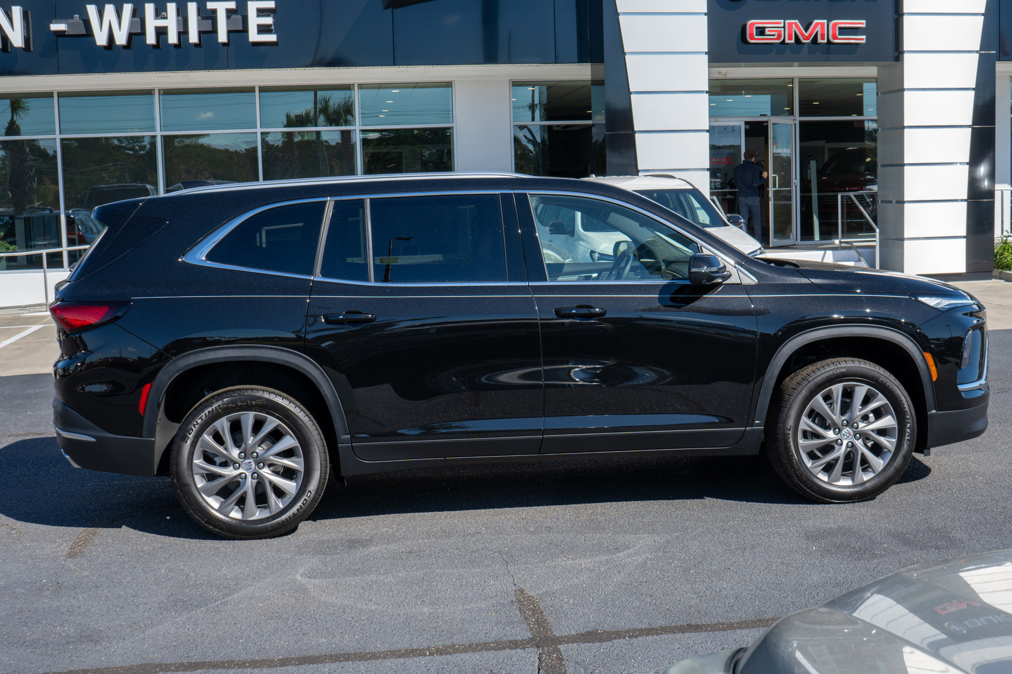 New 2026 Buick Enclave Preferred w/ Power Package image 2