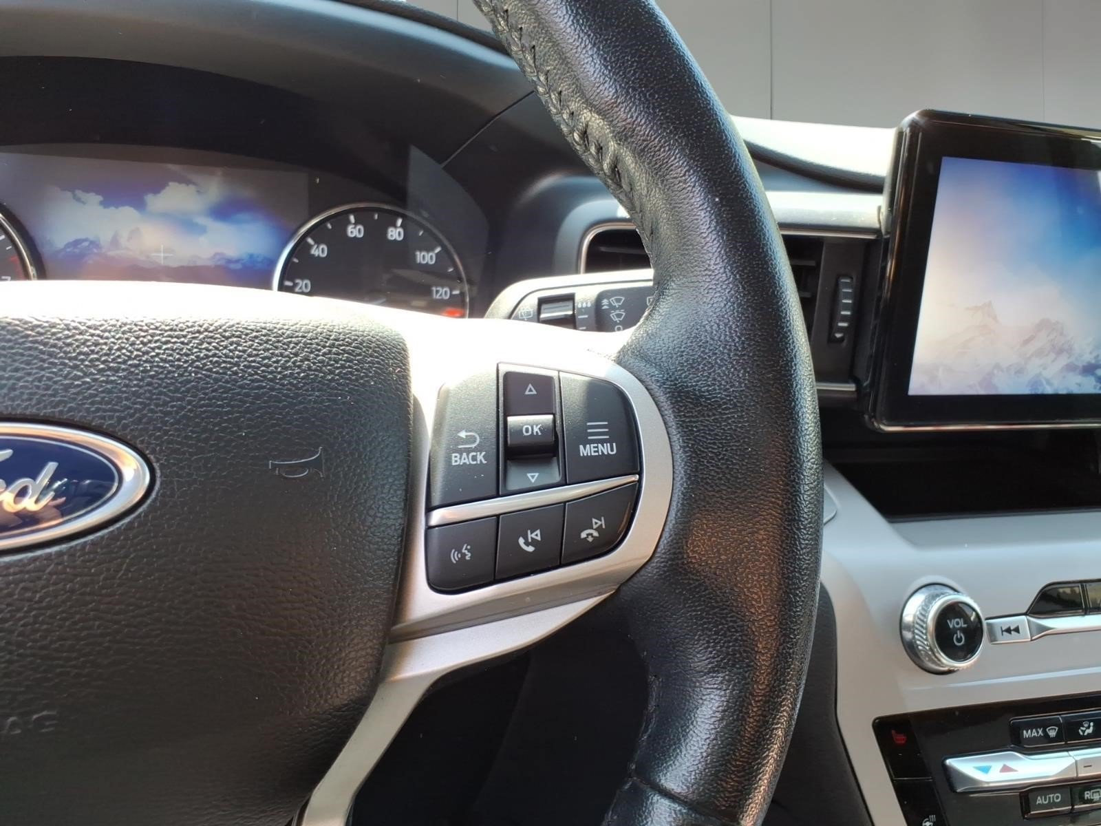 Used 2023 Ford Explorer XLT w/ Equipment Group 202A AWD/4WD image 12