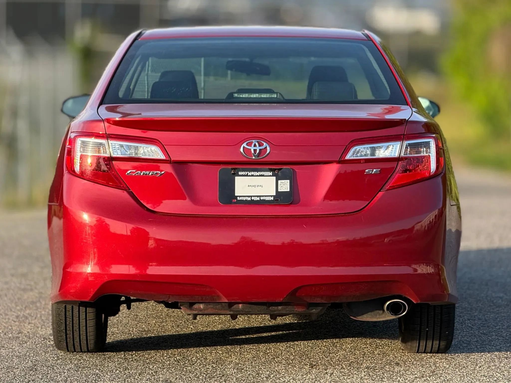 Used 2014 Toyota Camry SE FWD image 4