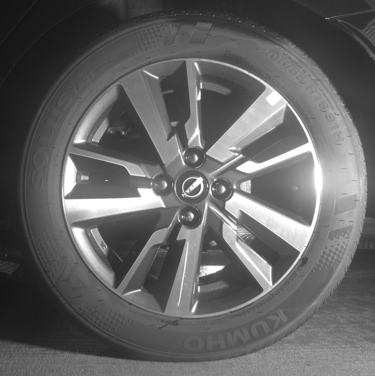 Used 2025 Nissan Versa SV image 14