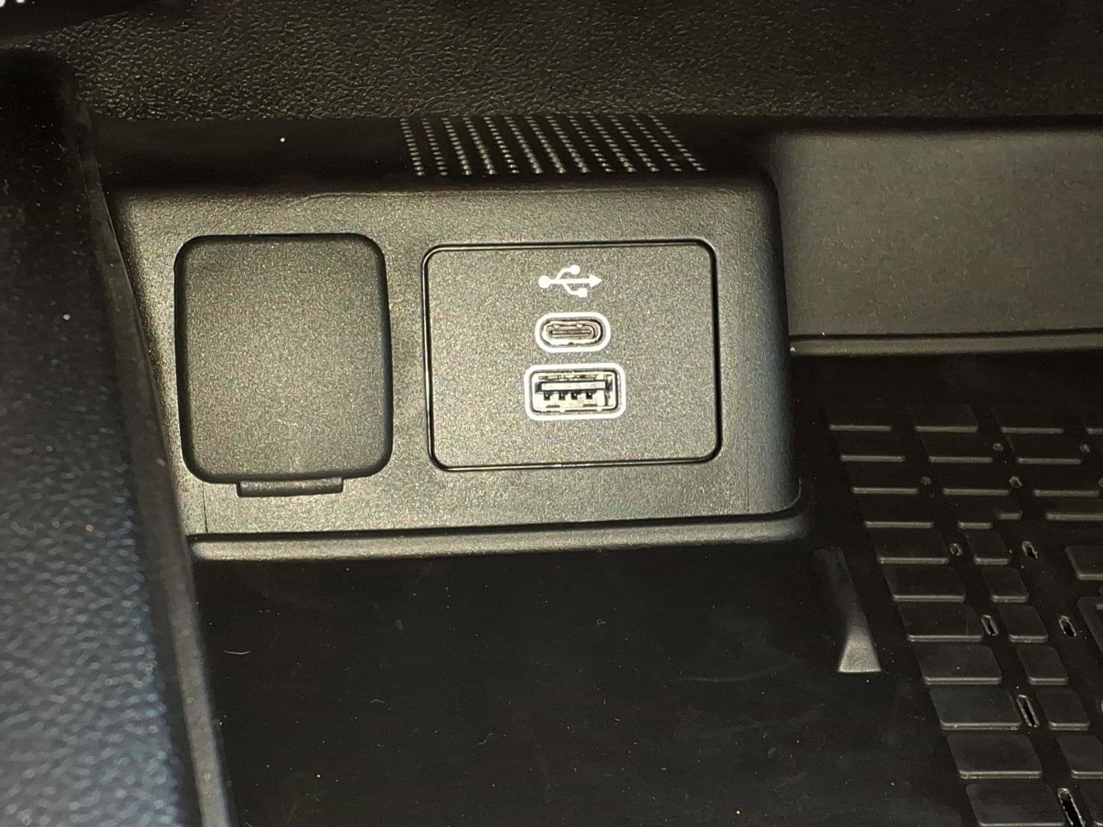 Used 2025 Ford Bronco Sport Outer Banks AWD/4WD image 17