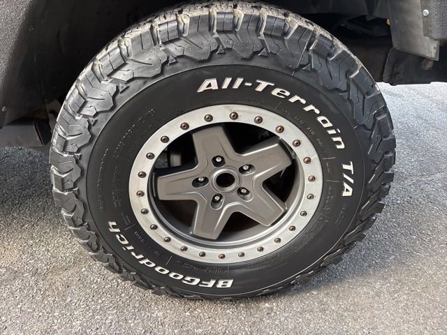 Used 2011 Jeep Wrangler Rubicon w/ PWR Convenience Group AWD/4WD image 17