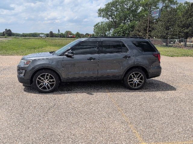 Used 2017 Ford Explorer Sport w/ Equipment Group 401A AWD/4WD image 3