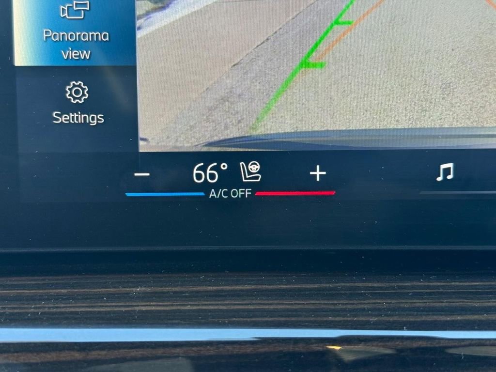 Certified 2025 BMW X5 xDrive50e w/ Executive Package image 20