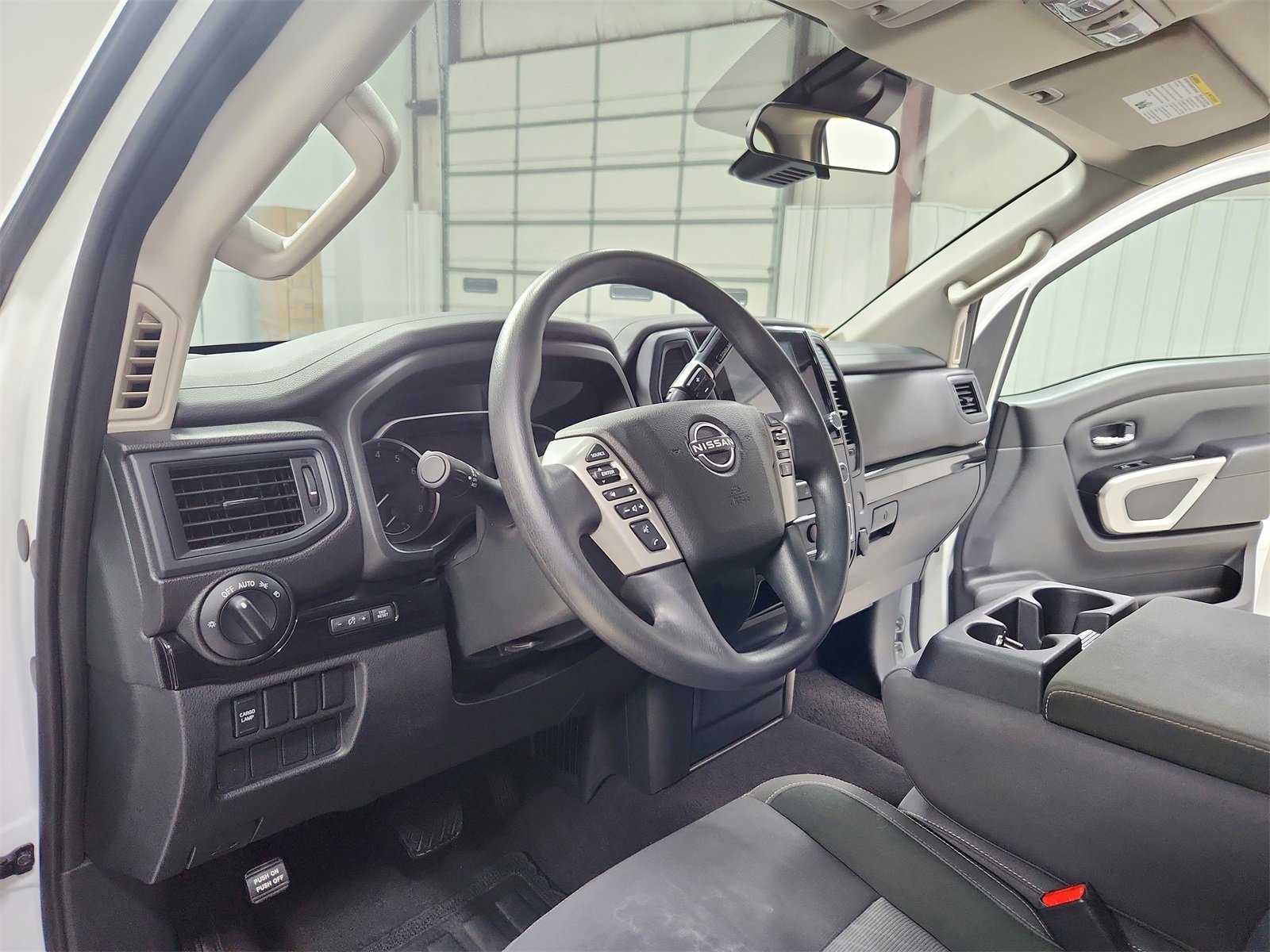Used 2023 Nissan Titan SV image 18