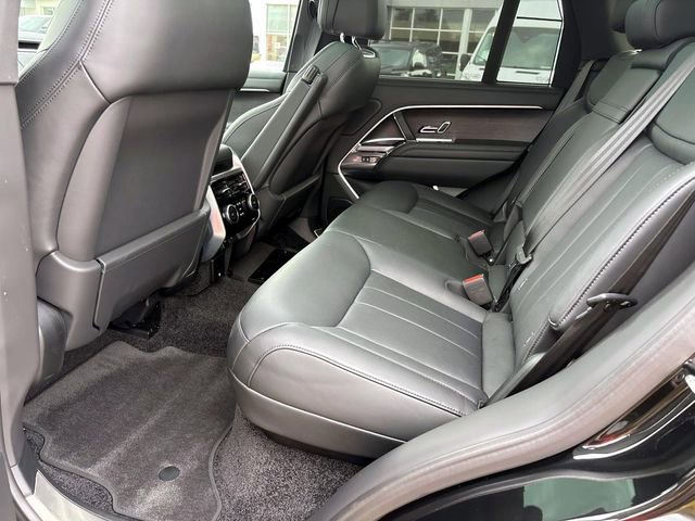 Used 2024 Land Rover Range Rover SE AWD/4WD image 8