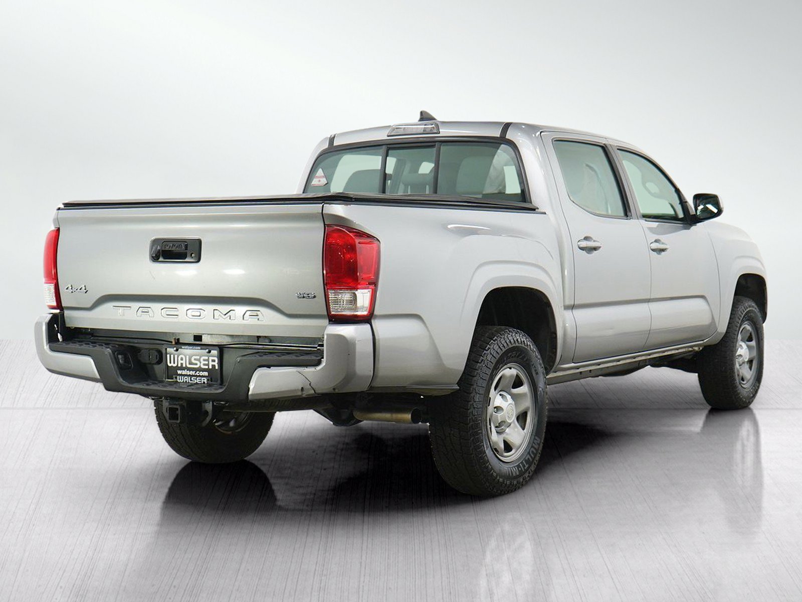 Used 2016 Toyota Tacoma SR w/ Towing Package AWD/4WD image 5
