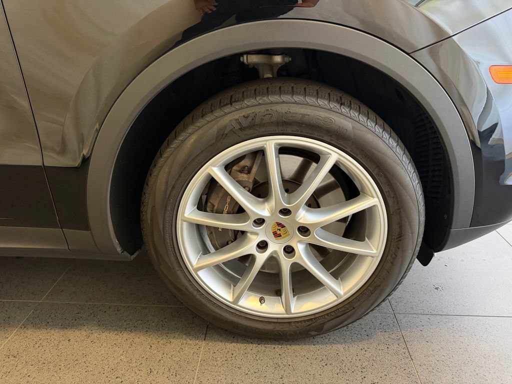 Certified 2021 Porsche Cayenne Coupe AWD/4WD image 13