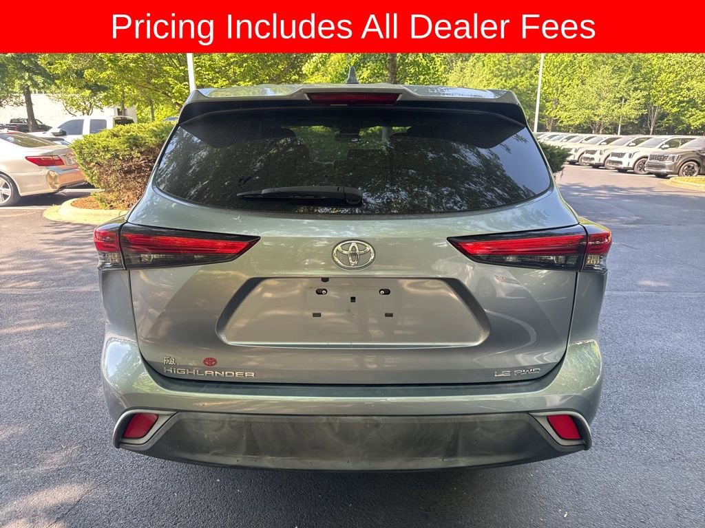 Used 2021 Toyota Highlander LE AWD/4WD image 13