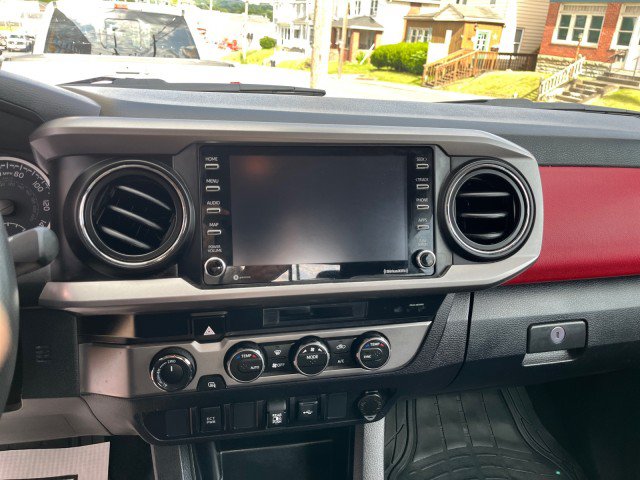 Used 2021 Toyota Tacoma SR5 AWD/4WD image 29