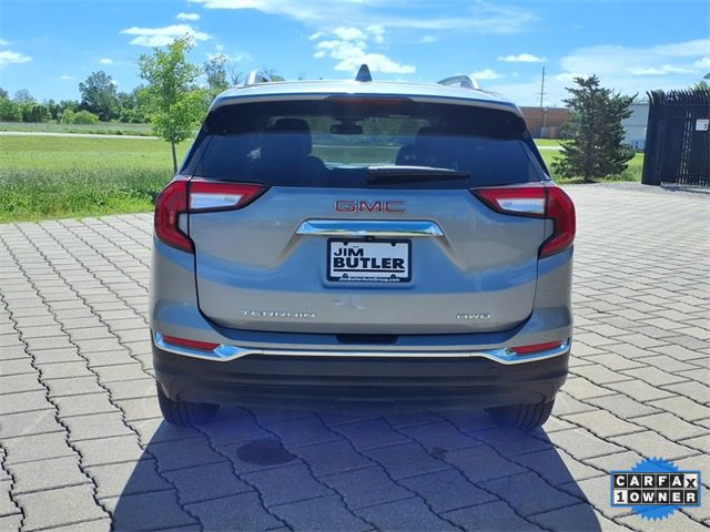 Used 2024 GMC Terrain SLT image 26