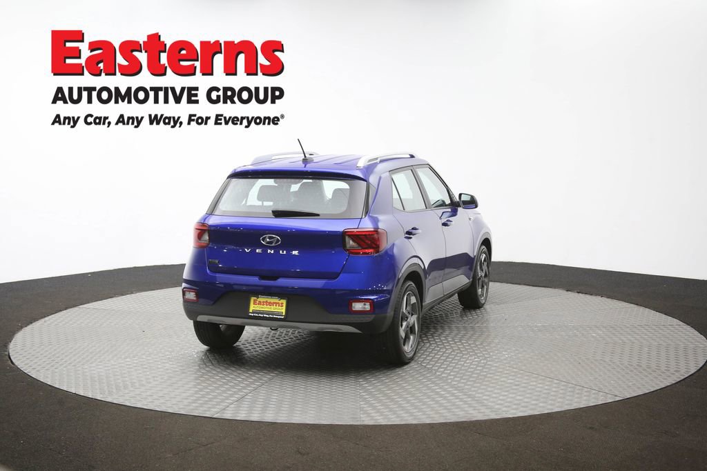 Used 2025 Hyundai Venue SEL image 40