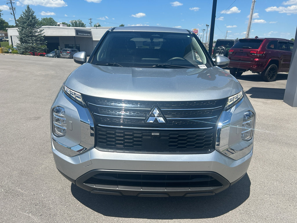 Used 2022 Mitsubishi Outlander ES AWD/4WD image 8