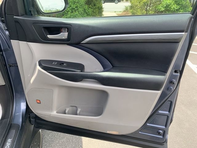 Used 2017 Toyota Highlander Limited FWD image 13