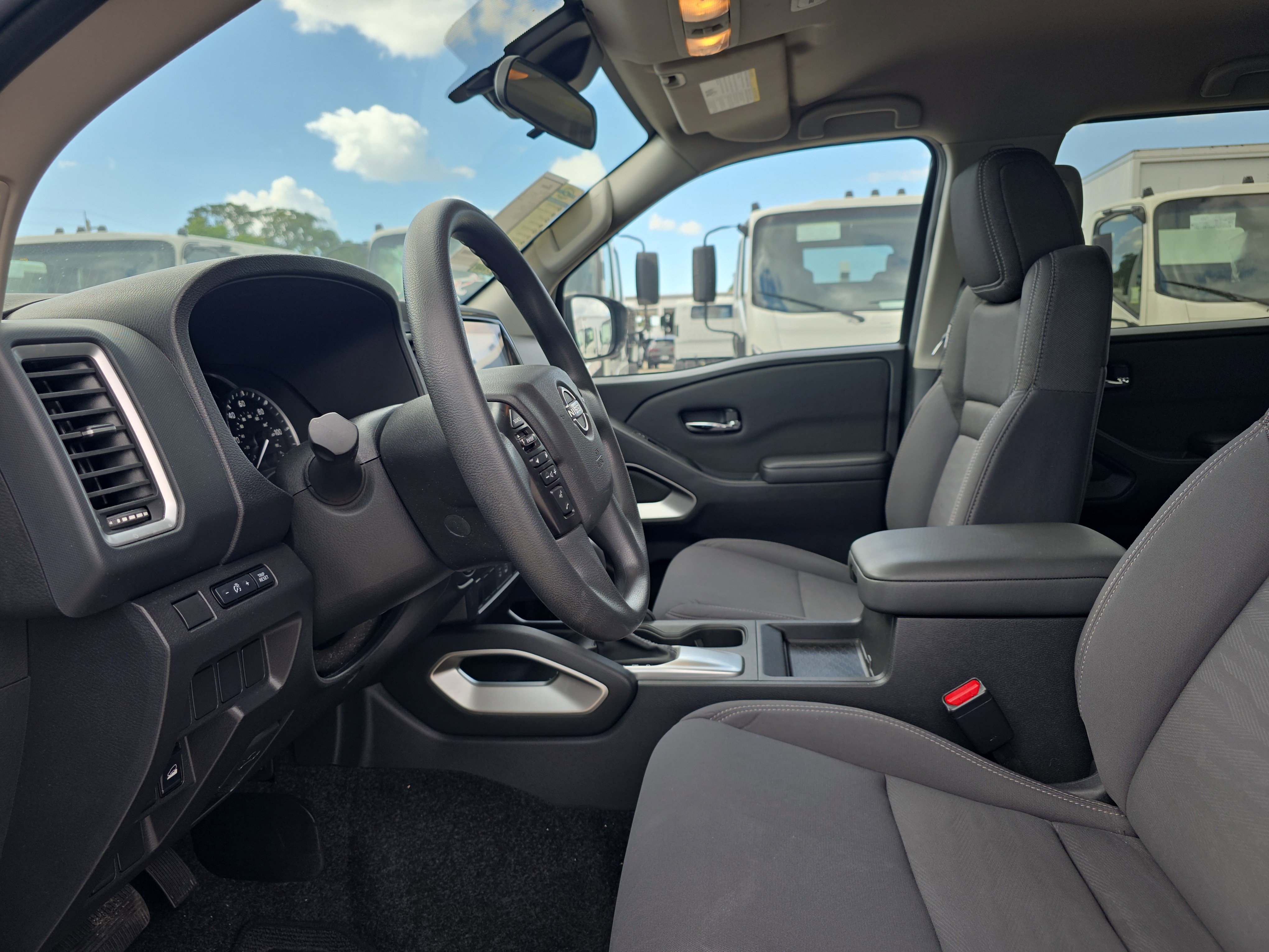 Used 2023 Nissan Frontier SV AWD/4WD image 23