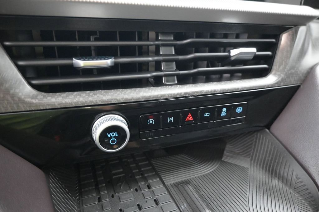 Used 2025 Ford Explorer Platinum RWD image 26