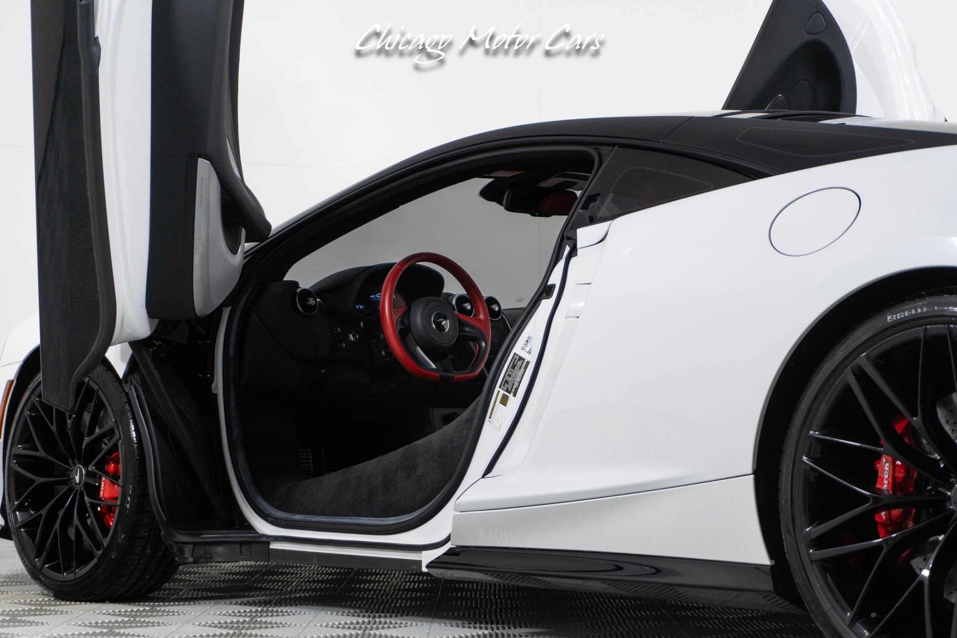 Used 2023 McLaren GT RWD image 24