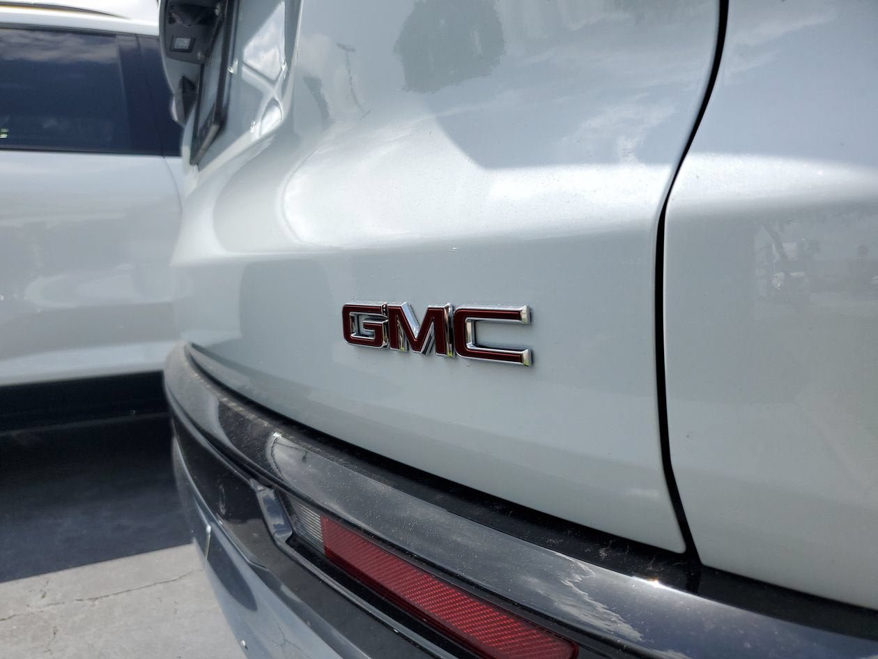 New 2026 GMC Acadia Denali w/ Super Cruise Package FWD image 7