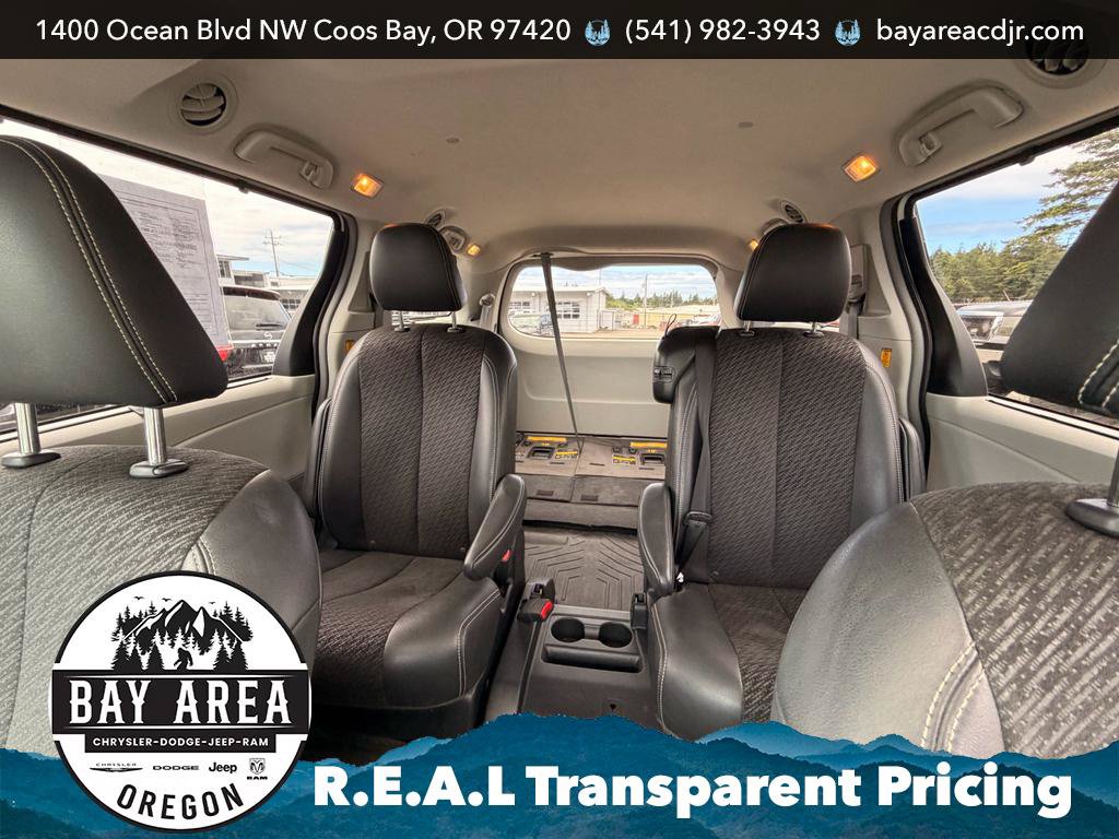 Used 2011 Toyota Sienna SE w/ Preferred Pkg FWD image 15