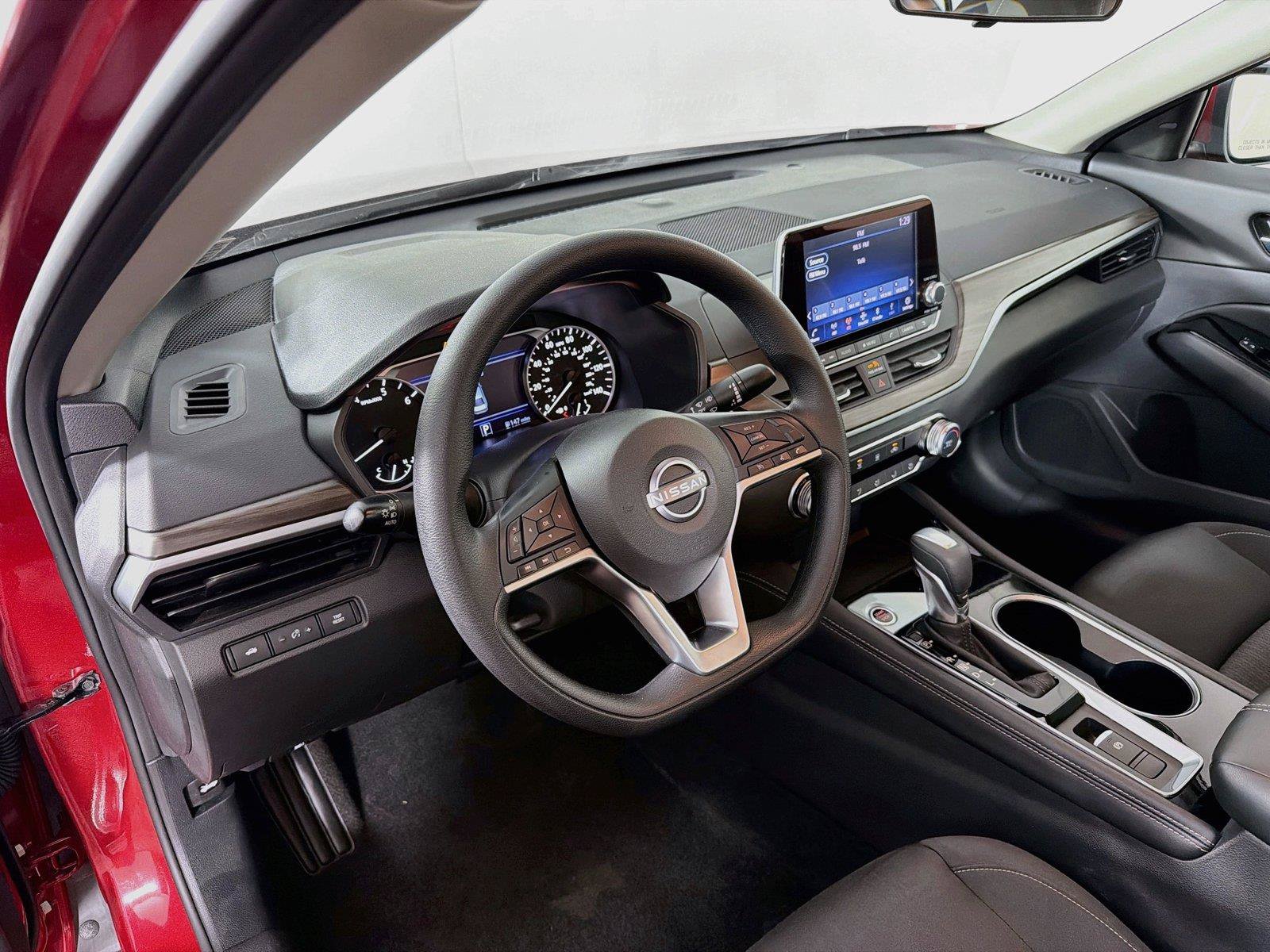 Used 2023 Nissan Altima 2.5 SV AWD/4WD image 16