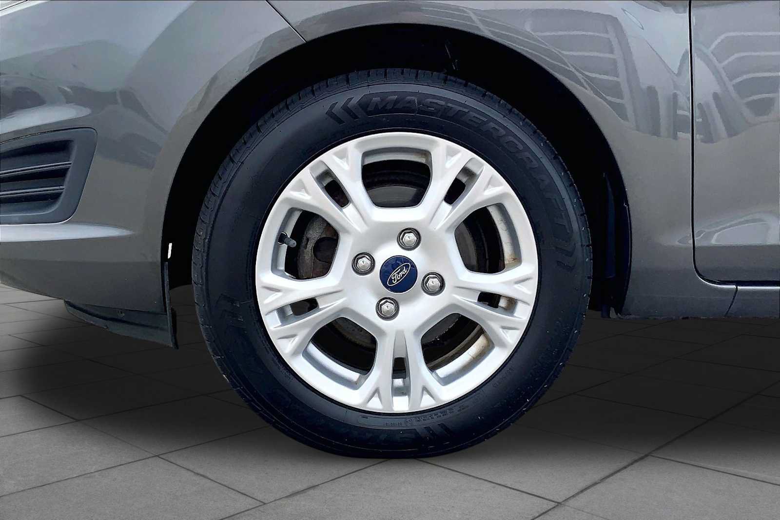 Used 2016 Ford Fiesta SE w/ Cold Weather Package FWD image 11