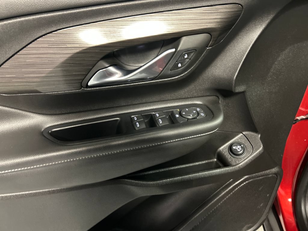 Used 2023 GMC Terrain SLE w/ Driver Convenience Package FWD image 14
