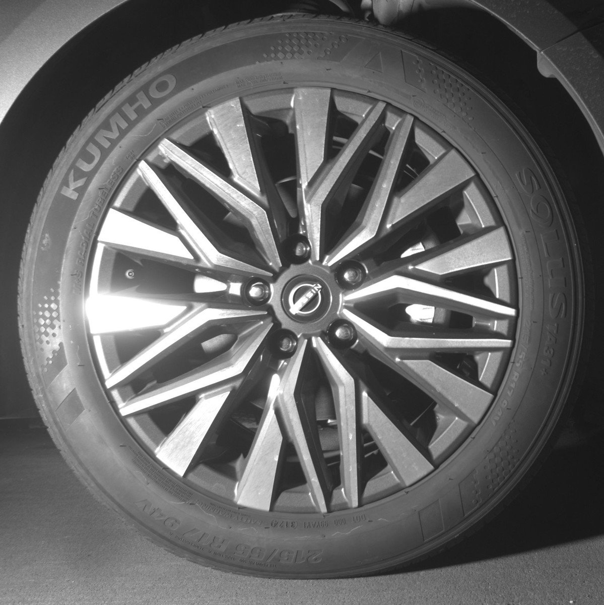 Used 2025 Nissan Altima 2.5 SV FWD image 13