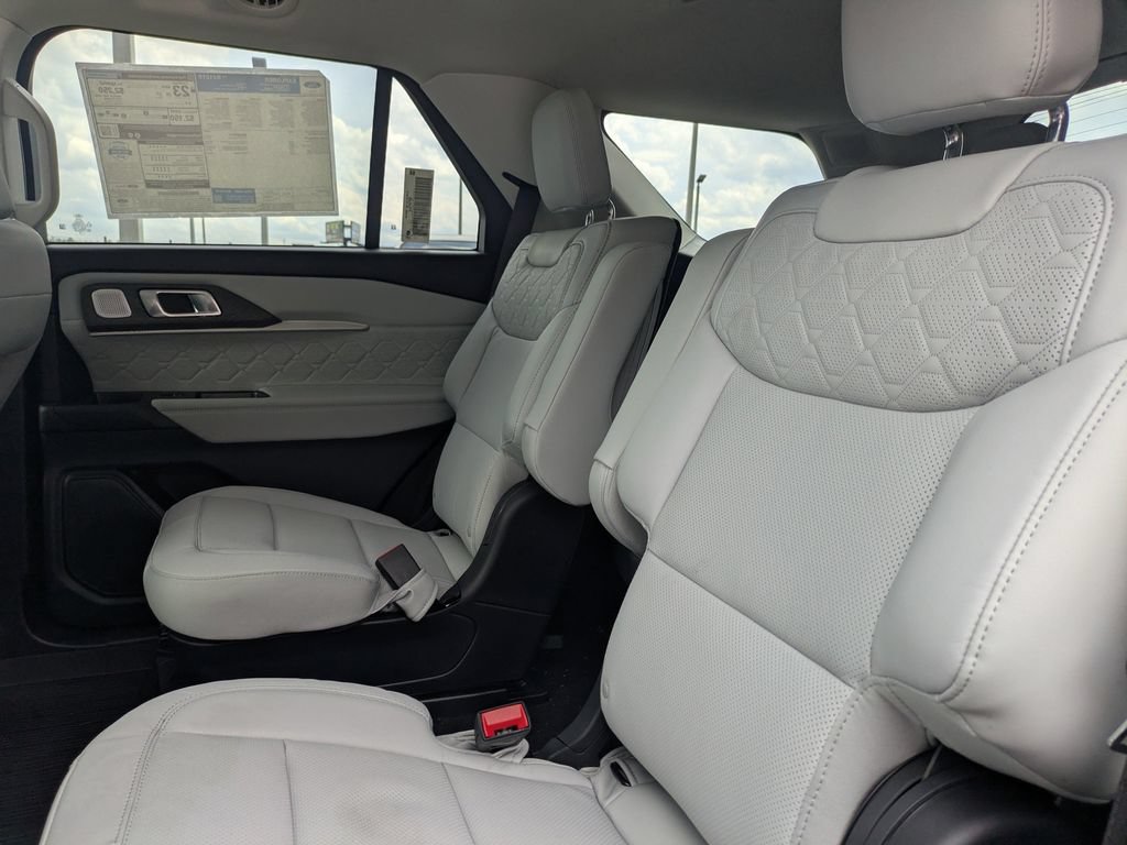 New 2026 Ford Explorer Platinum AWD/4WD image 18