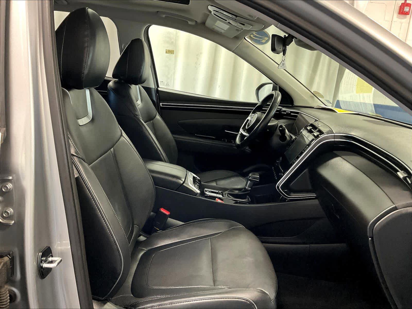 Used 2022 Hyundai Tucson SEL w/ Convenience + Premium Package AWD/4WD image 11