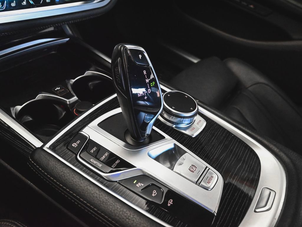 Used 2022 BMW 740i xDrive w/ M Sport Package image 30