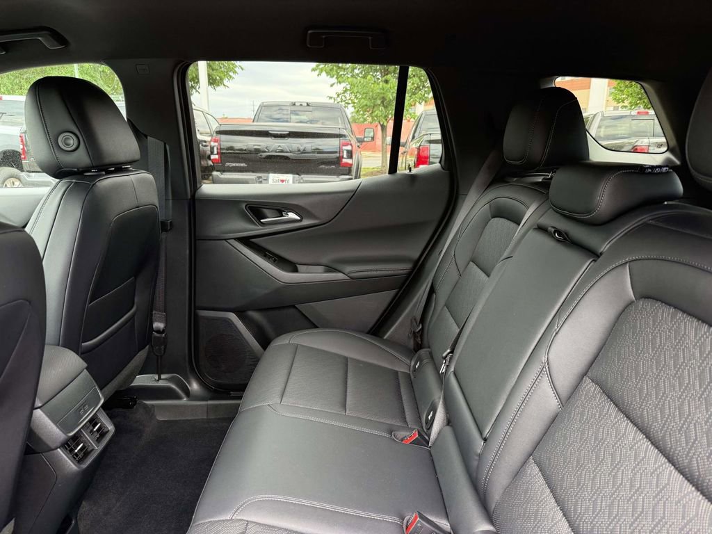 Used 2026 Chevrolet Equinox LT w/ Convenience Package II AWD/4WD image 16