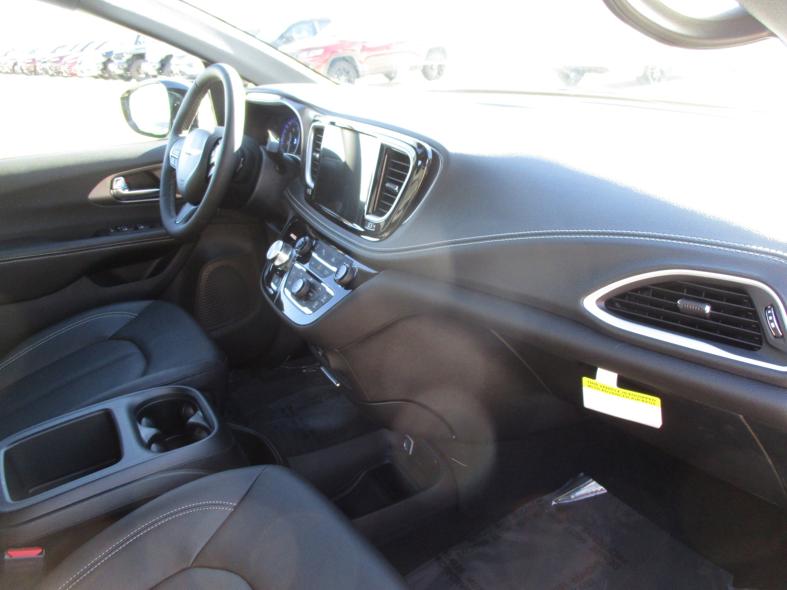 New 2026 Chrysler Pacifica Select w/ S Appearance Package image 39