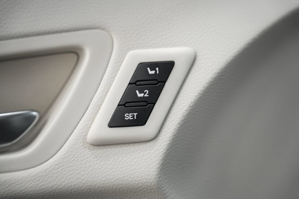 New 2026 Toyota Sienna Platinum image 45