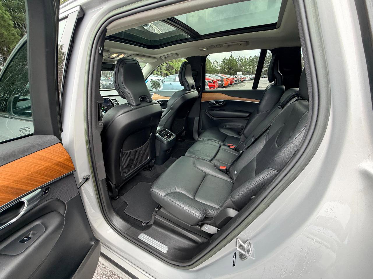Used 2023 Volvo XC90 B6 Plus w/ Protection Package Premier image 10